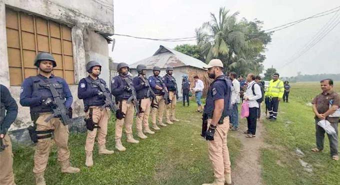 নারায়ণগঞ্জে জঙ্গি আস্তানা সন্দেহে বাড়ি ঘেরা রেখেছে এটিইউ